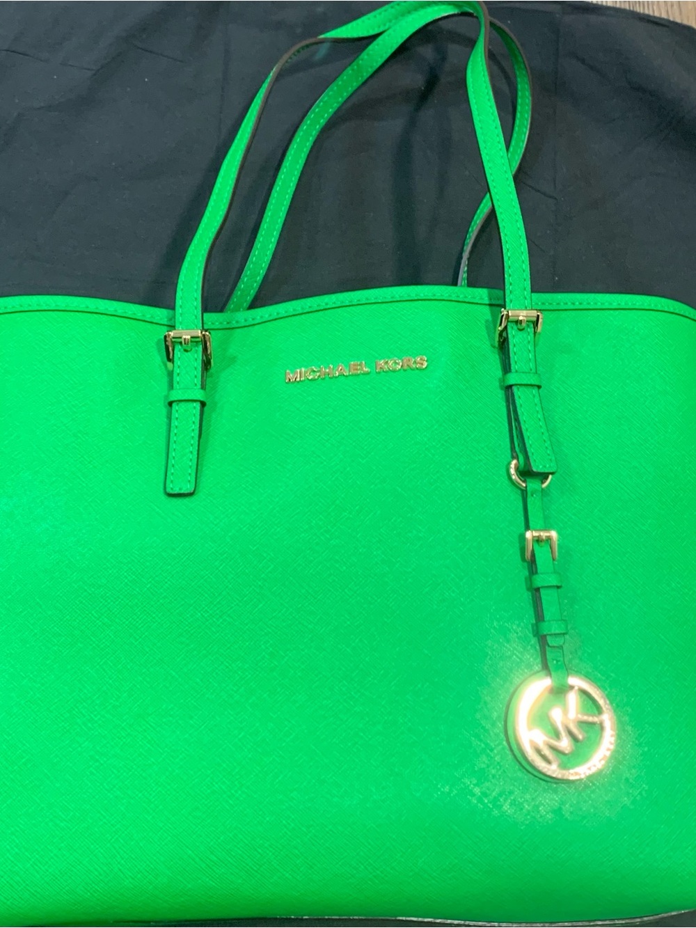 Michael Kors Bright Green Saffiano Leather Tote with Gold Hardware - Picture 2 of 6